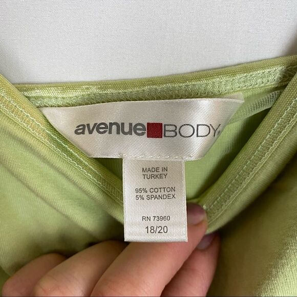 Plus size tank - Picture 3 of 3